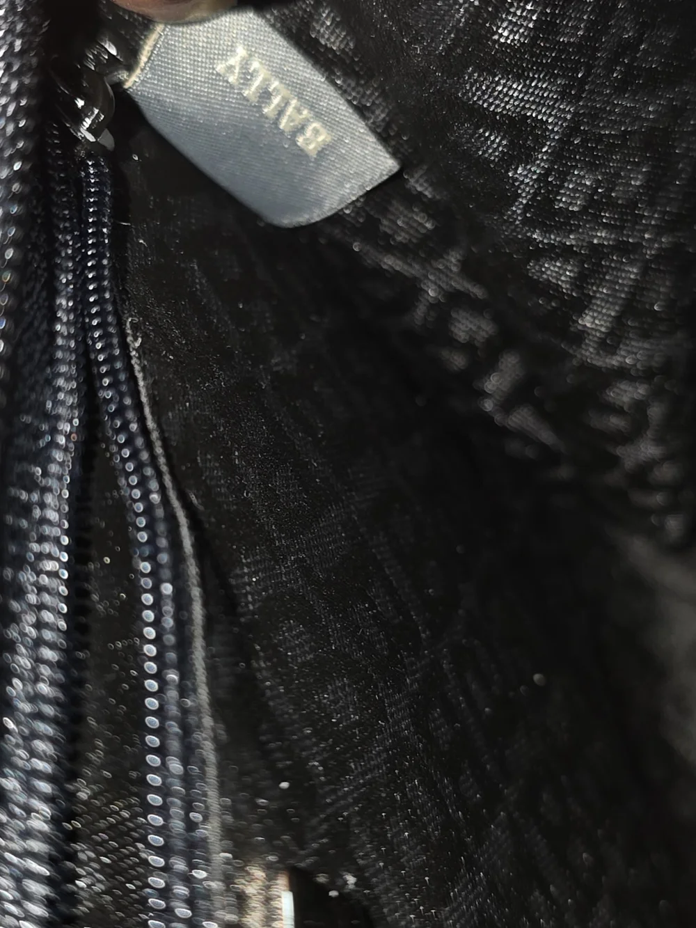 Bally EUC Black/Brown Patent Leather Clutch Wristlet